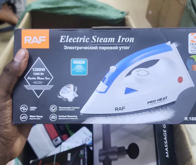 Fer à repasser vapeur électrique RAF 1200W