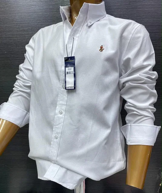 Chemise blanche homme élégante et pantalon jean noir