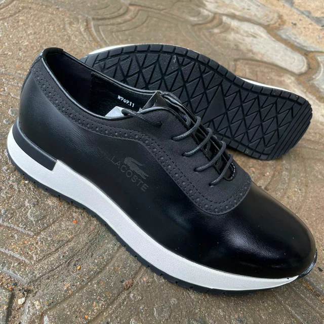Chaussures homme Lacoste en cuir marron
