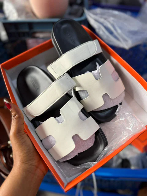 Sandales grises pour femme Hermès