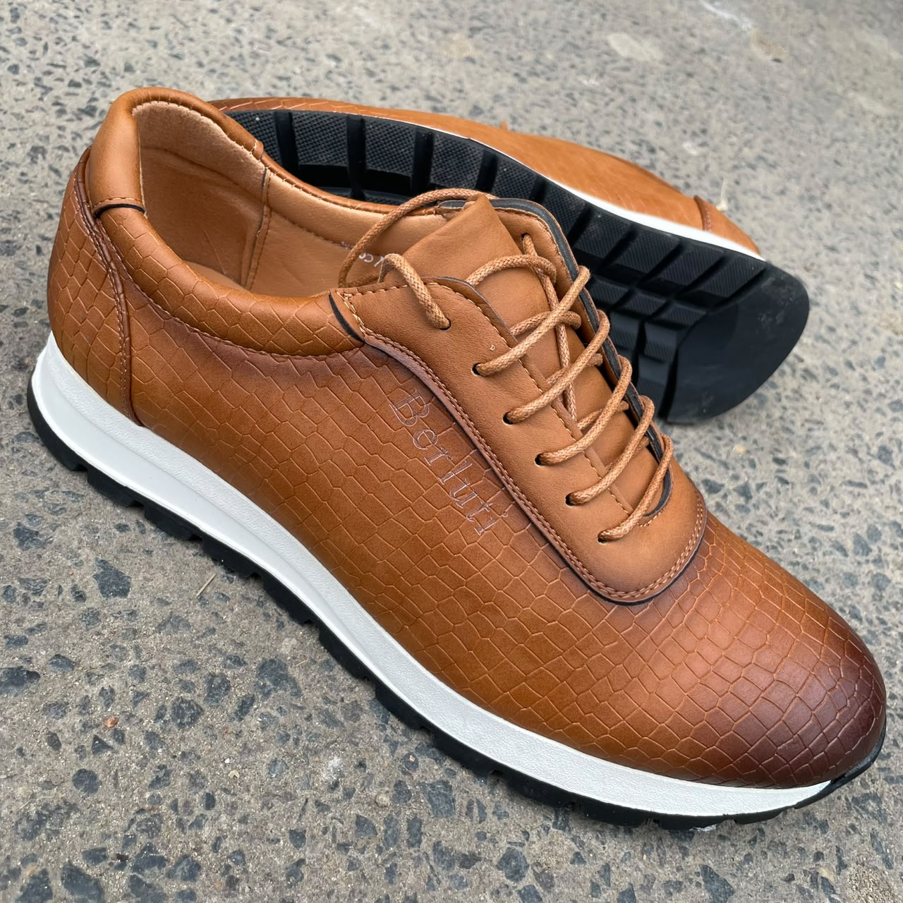 Chaussures homme en cuir marron style casual