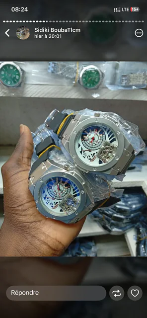 Montres élégantes avec bracelets colorés