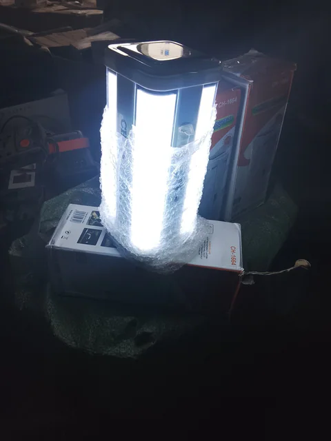Lampe d'éclairage solaire autonome