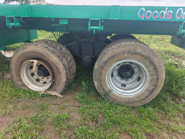 Remorque plate-forme pour camion
