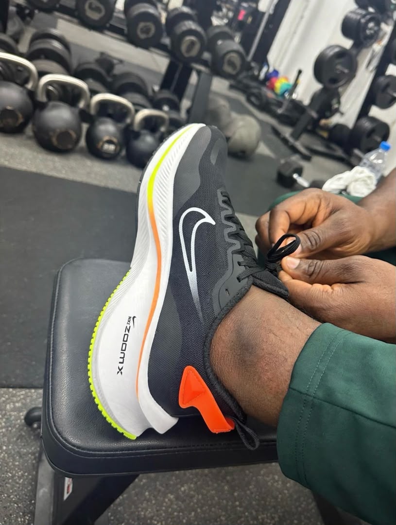 Baskets de sport noires Nike ZoomX